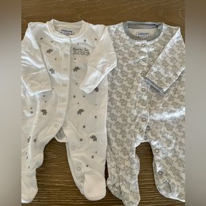 4 onesie 0-3 months